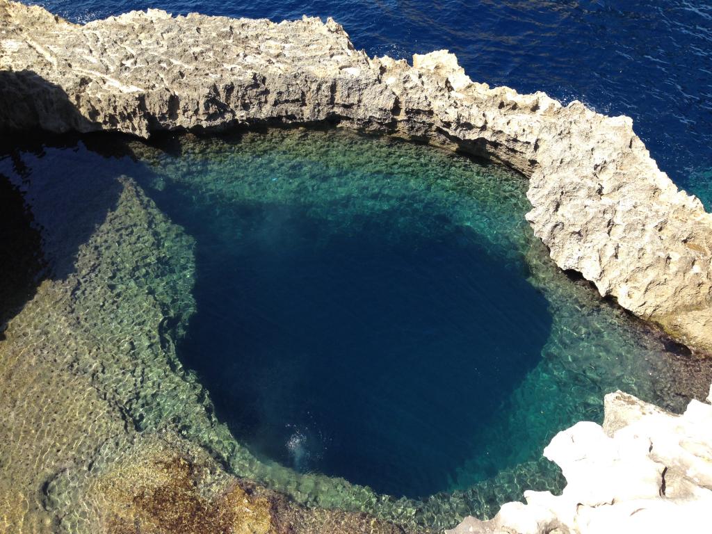 blue hole diving site in gozo